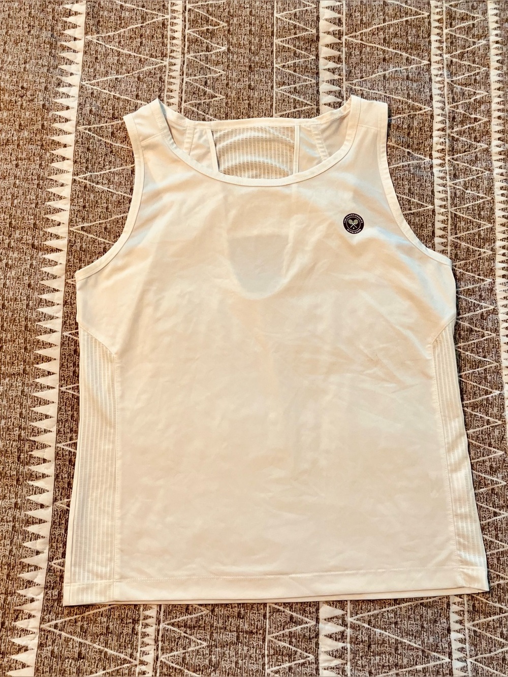 Wimbledon Sport Performance Tank XL White Keyhole Back Mesh Panel
